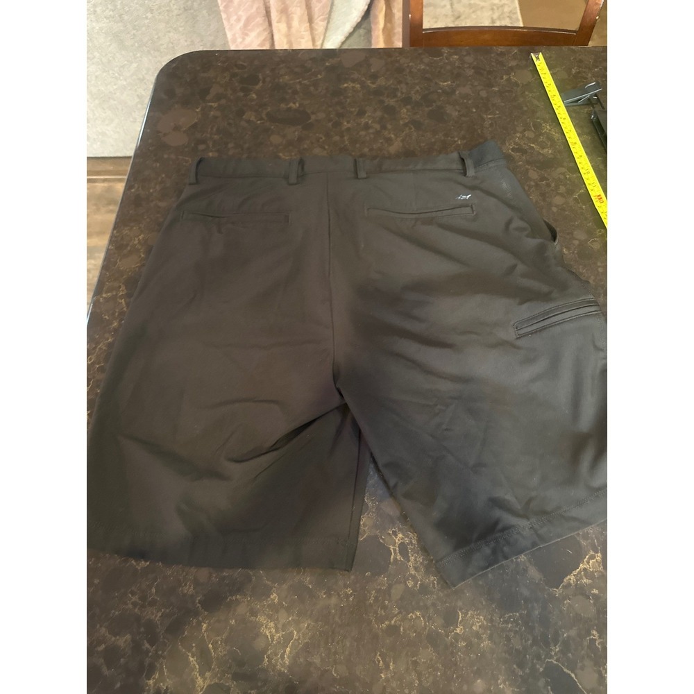 Greg Norman Shark Mens Black Performance Golf Shorts Size 34 Stretch Flat Front - Picture 6 of 7